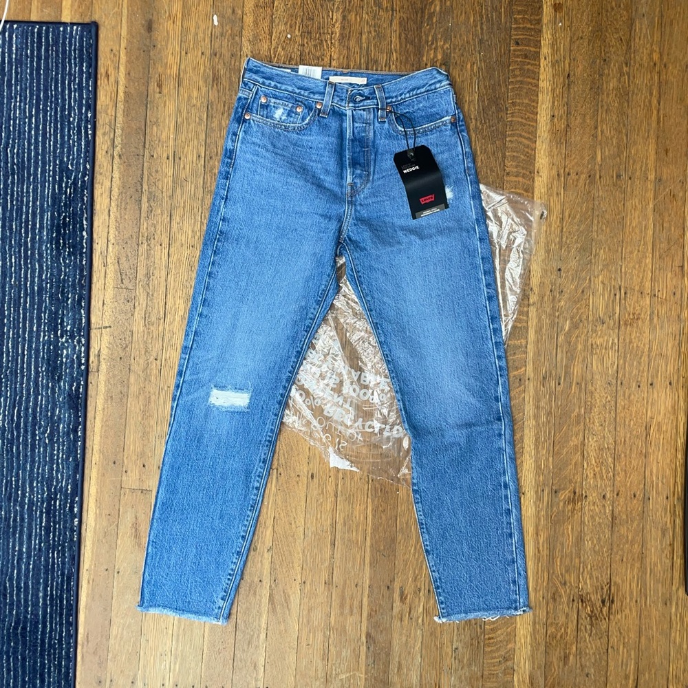 Levi’s boyfriend jeans🔗